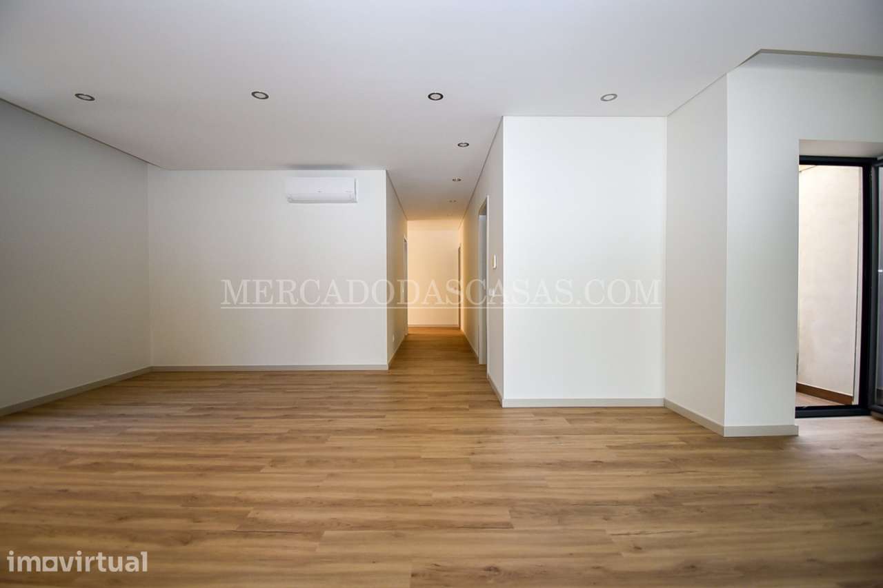 T3 Andar moradia Centro de Espinho - Terraço, Conforto e Estilo de... - Grande imagem: 2/17