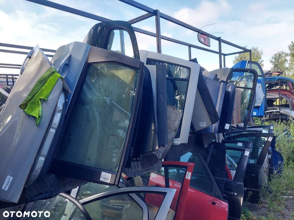 DRZWI KOMPLETNE LEWY TYŁ HYUNDAI I30 I HB 5D 2R - 16