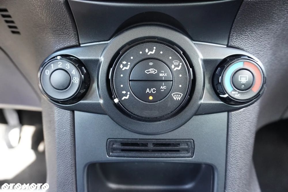Ford Fiesta 1.25 Silver X (Ambiente) EU6 - 22