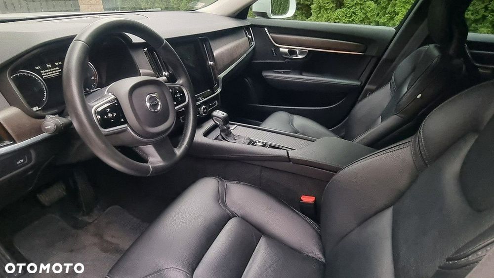 Volvo V90 Cross Country - 14