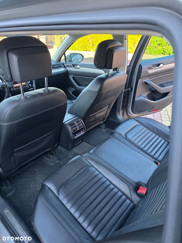 Volkswagen Passat 2.0 TDI Bi-Turbo BMT 4Mot Highline DSG - 16
