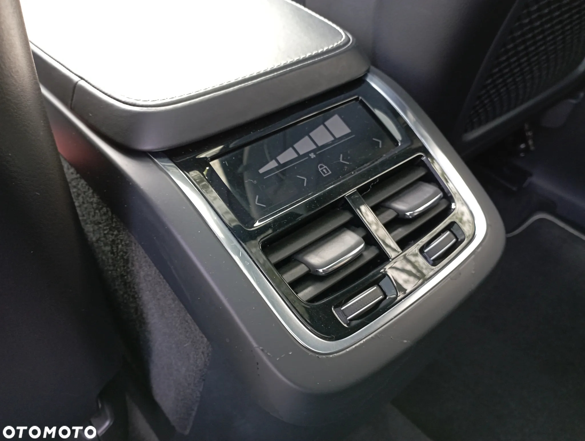 Volvo XC 90 D5 AWD Geartronic RDesign - 35