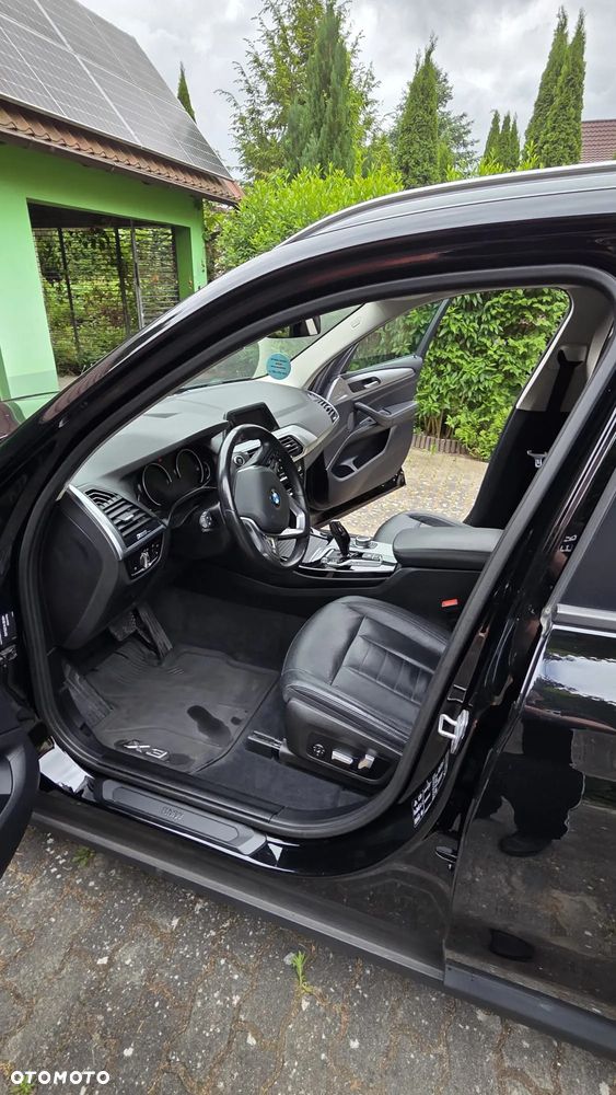 BMW X3 xDrive20i Advantage - 8