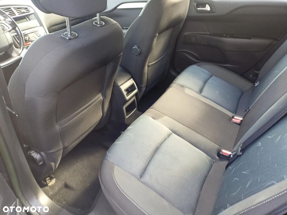 Citroën C4 e-HDi 115 Exclusive - 11