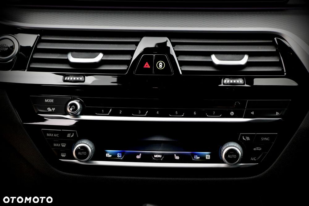 BMW Seria 5 530e xDrive M Sport sport - 25