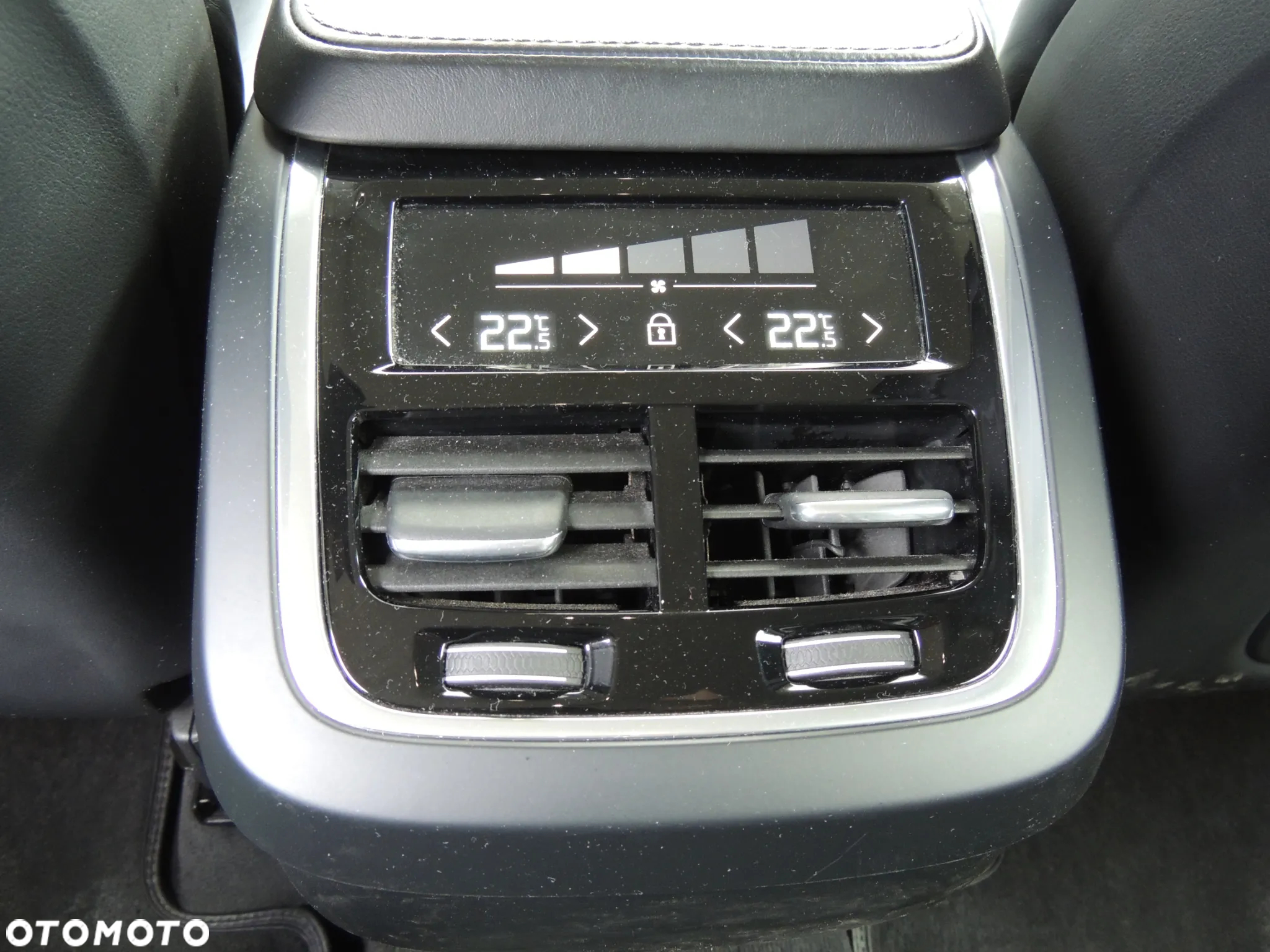 Volvo XC 90 D5 SCR AWD Inscription 7os - 13