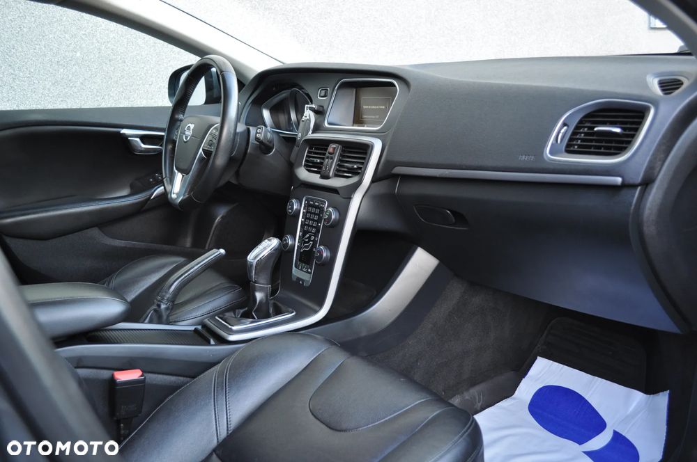 Volvo V40 D2 Momentum - 14