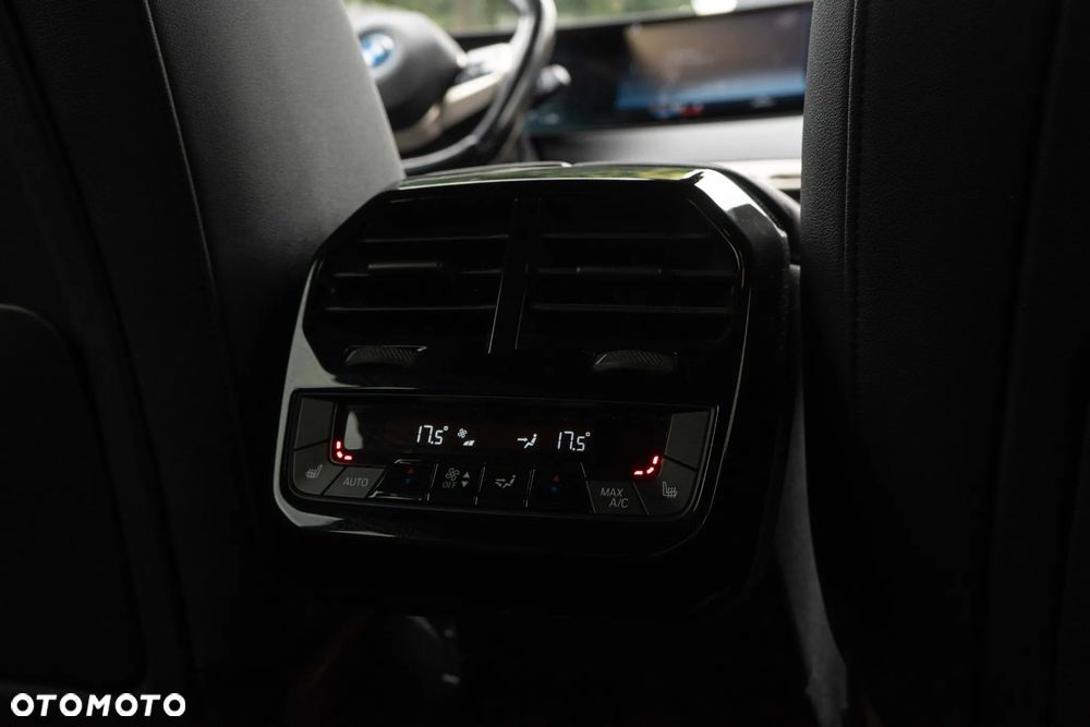 BMW iX xDrive40 76.6kWh - 22