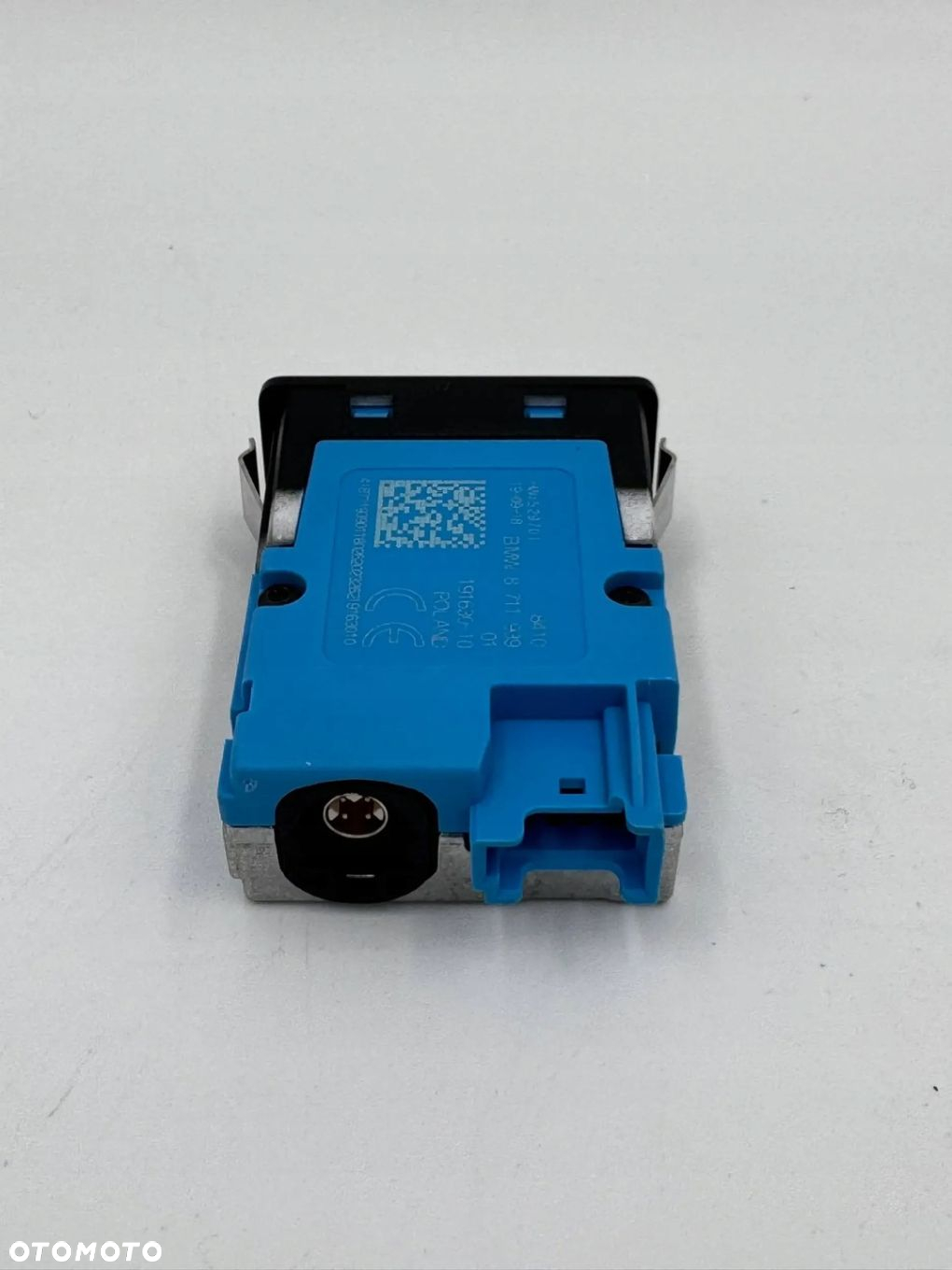 GNIAZDO ŁADOWARKA USB C BMW G01 G05 G11 G20 G30 X1 - 2