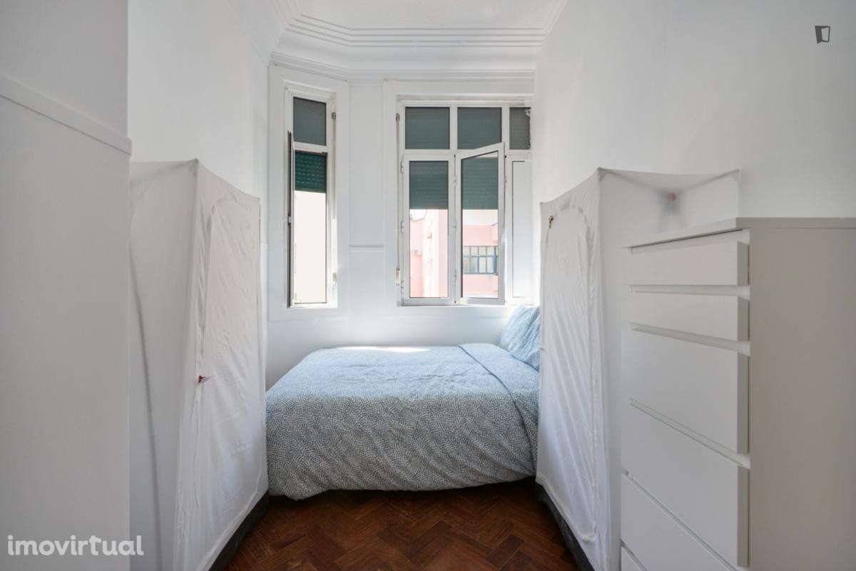 Quarto - localizado em Marquês de Pombal Lisbon - Grande imagem: 3/12