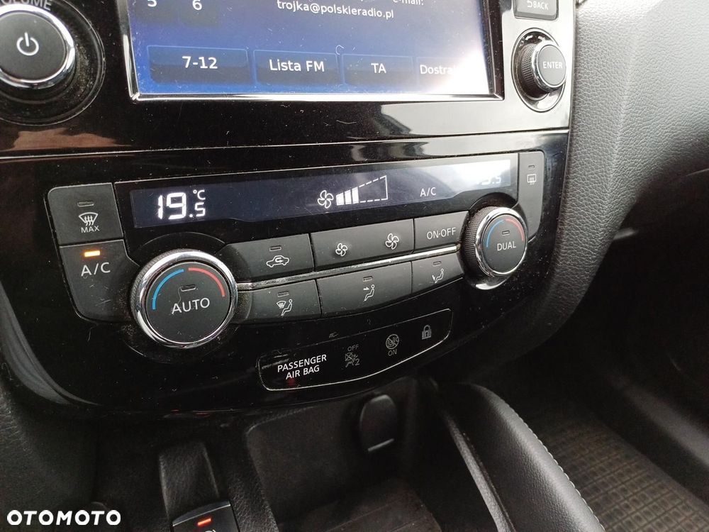 Nissan Qashqai 1.3 DIG-T N-Connecta - 25