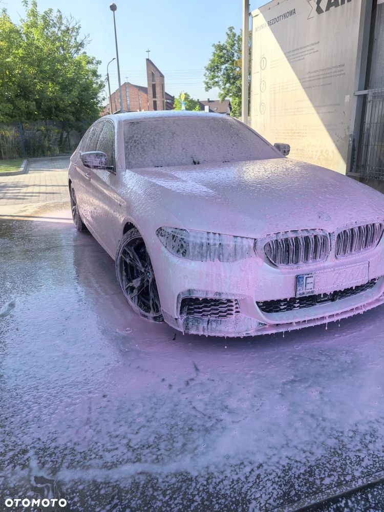 BMW Seria 5 M550i xDrive sport - 2