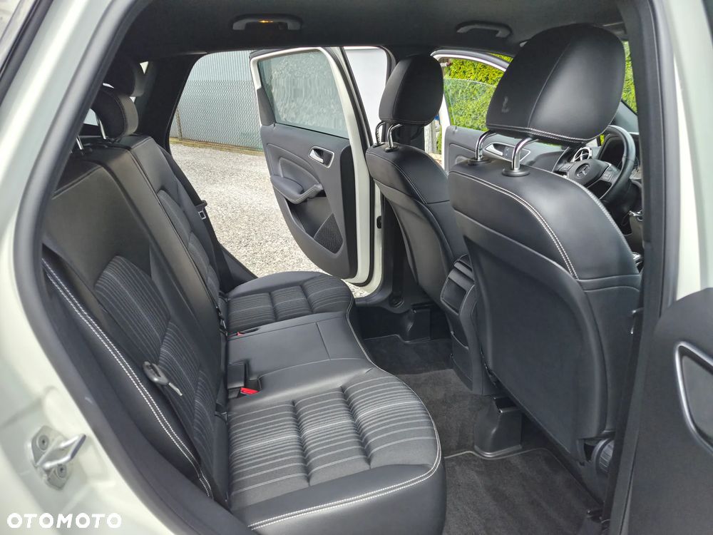 Mercedes-Benz Klasa B 180 BlueEFFICIENCY Edition Style - 22