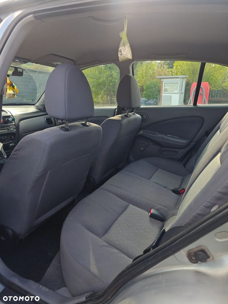Nissan Almera 1.5 Visia + - 16