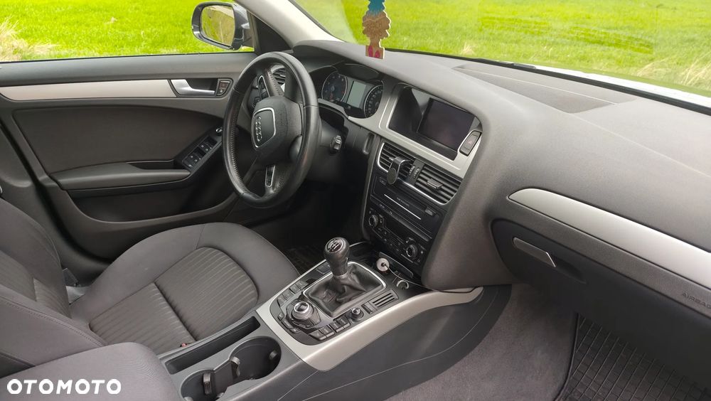 Audi A4 Avant 2.0 TFSI Ambiente - 9