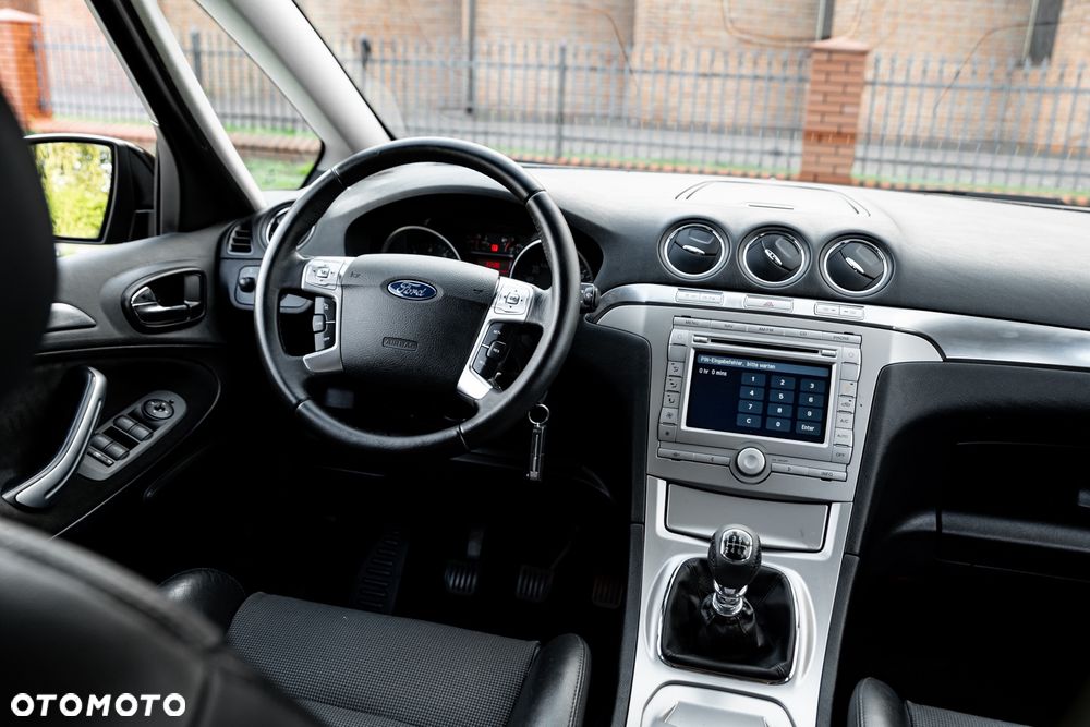 Ford S-Max 2.5 Titanium - 26