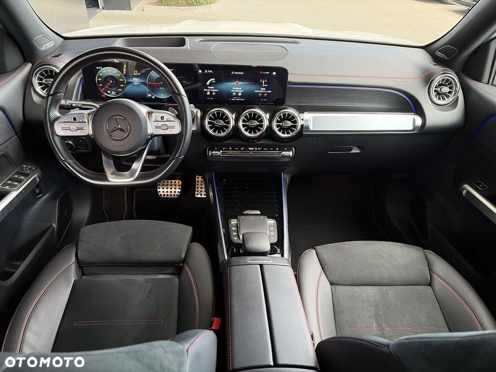 Mercedes-Benz EQB - 11