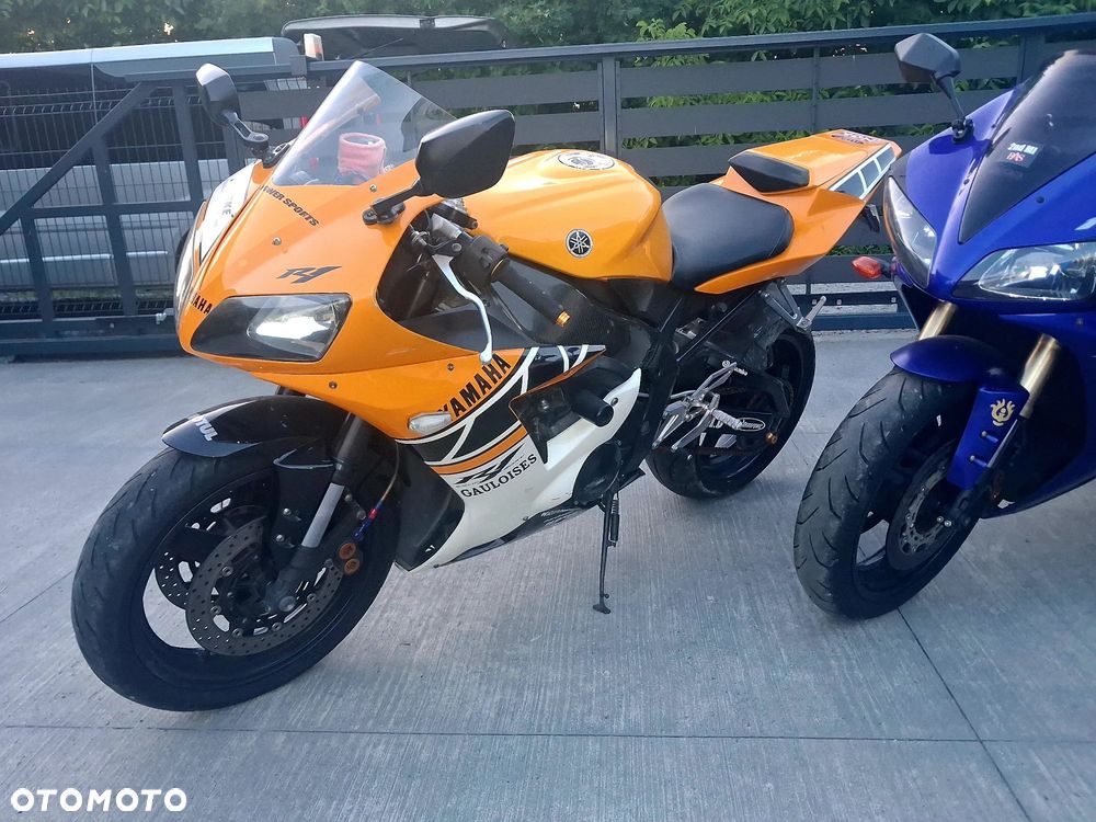 Yamaha R1 - 5