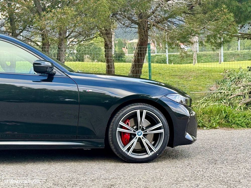 BMW 330 e Pack Desportivo M Pro Auto - 25