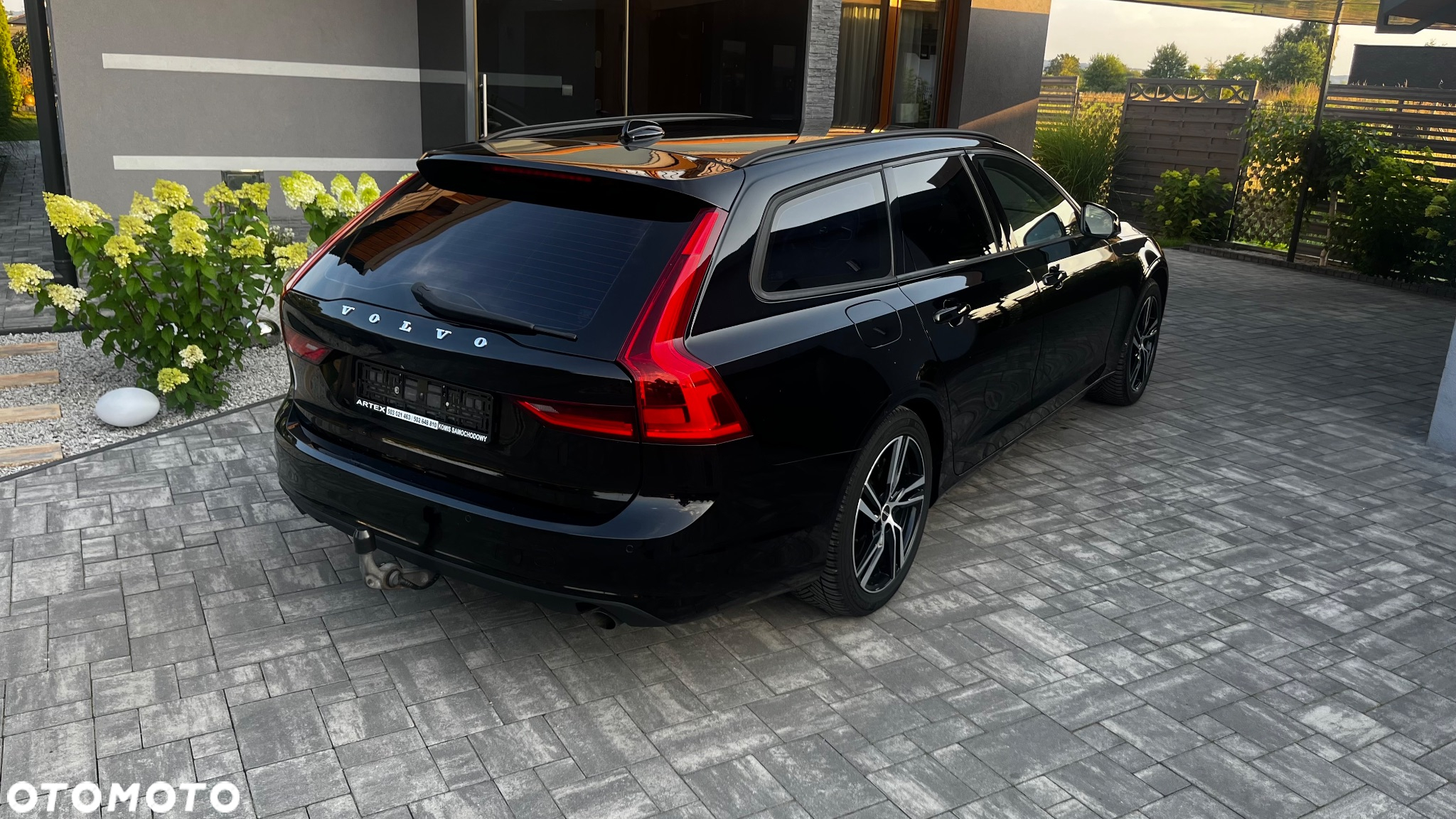 Volvo V90 D4 AWD Momentum - 4