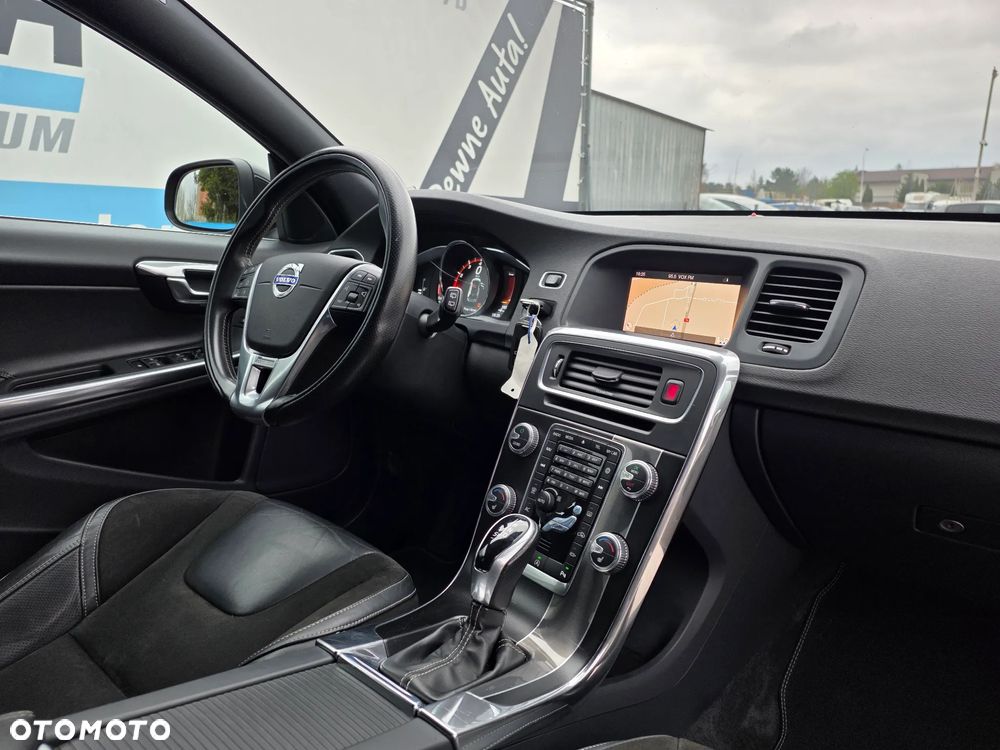 Volvo V60 T4 Geartronic R-Design - 12