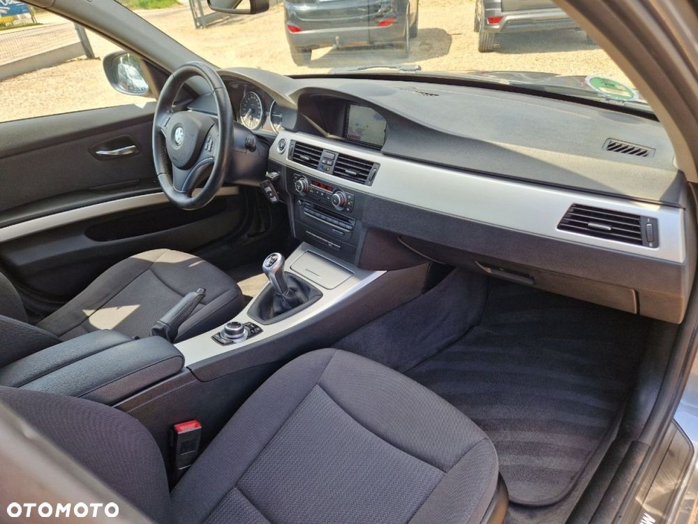 BMW Seria 3 318d - 20