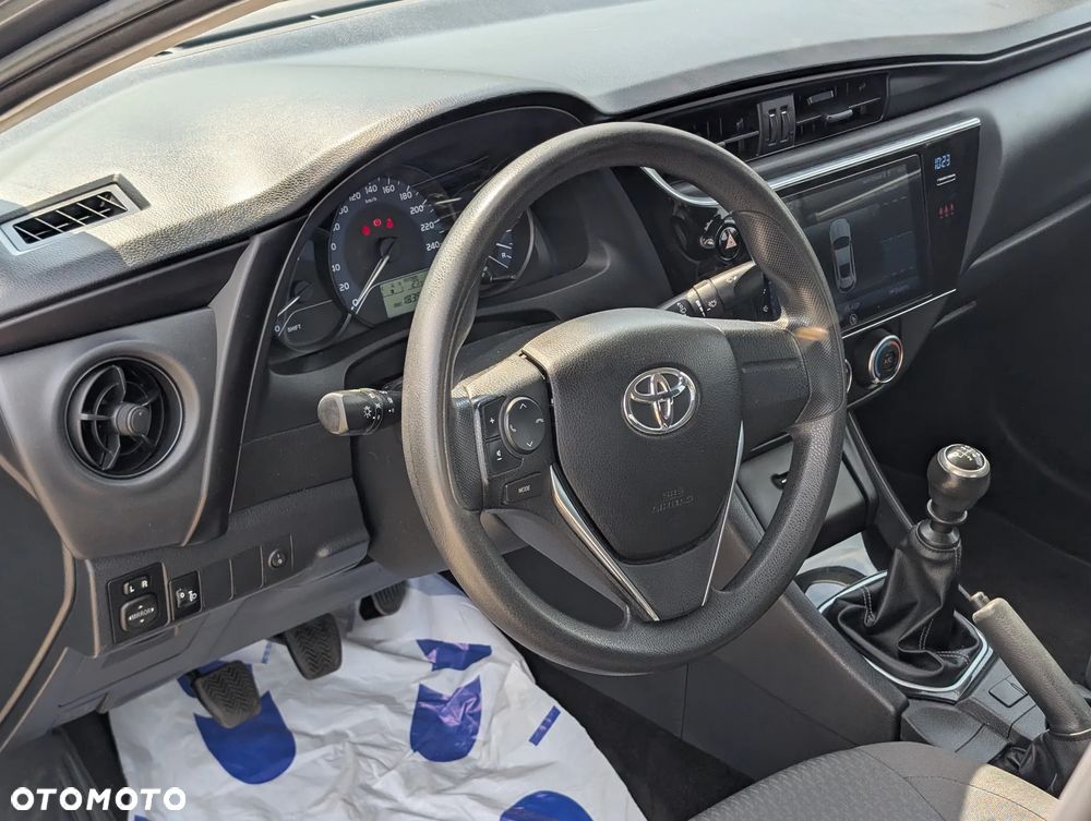 Toyota Corolla 1.6 Premium - 16