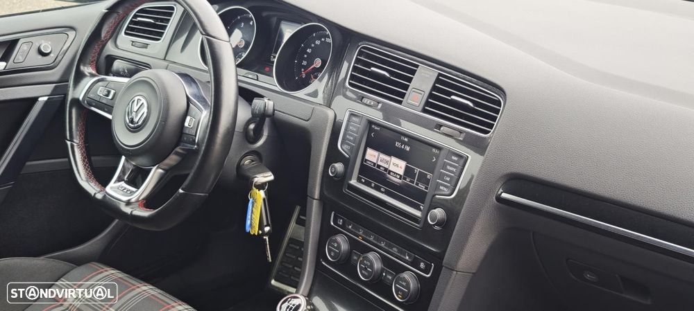 VW Golf 2.0 TSi GTi - 43