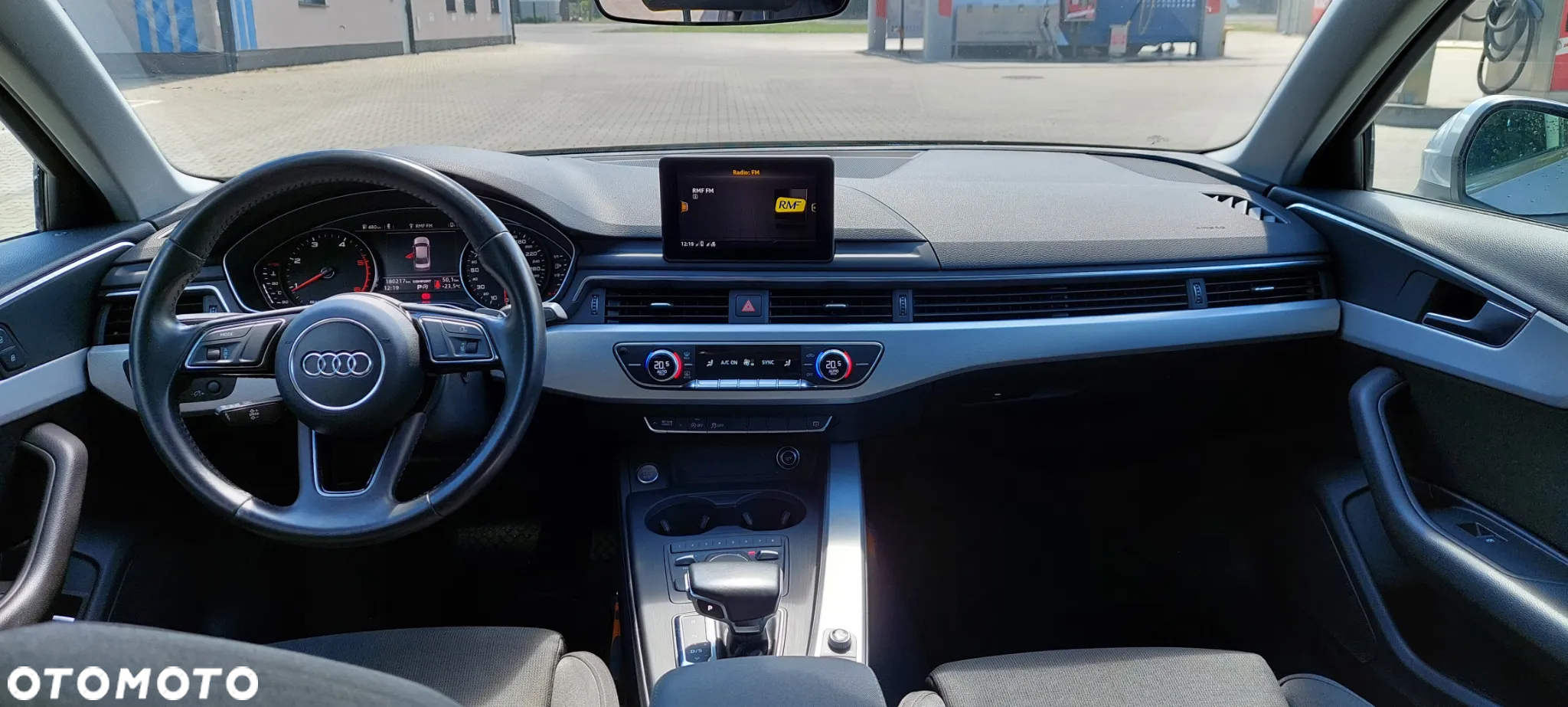 Audi A4 2.0 TDI S tronic - 9