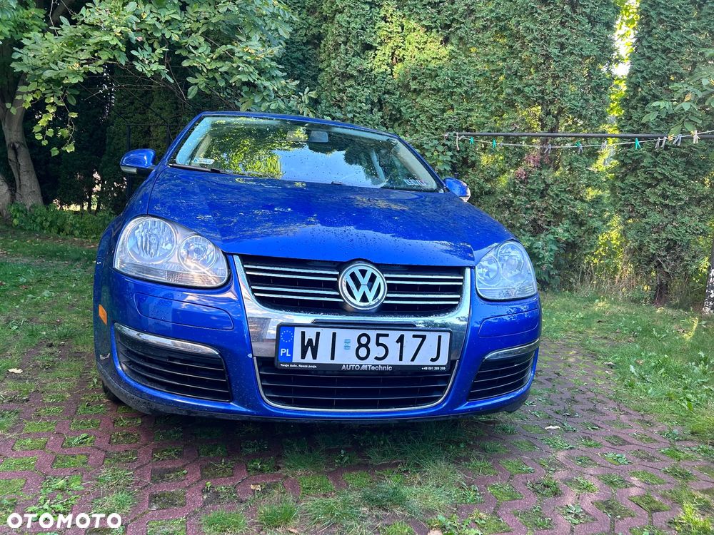 Volkswagen Jetta - 1