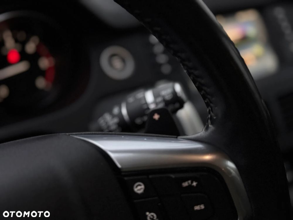 Land Rover Discovery Sport TD4 HSE Luxury - 25