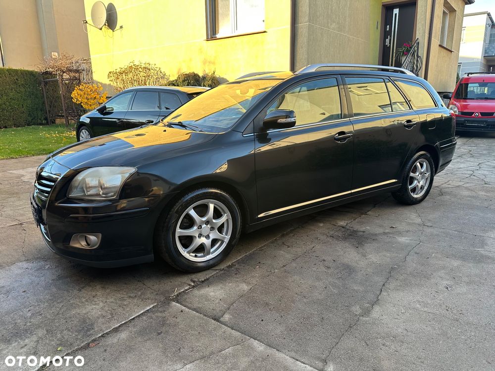 Toyota Avensis 2.0 VVT-i Combi Executive - 21
