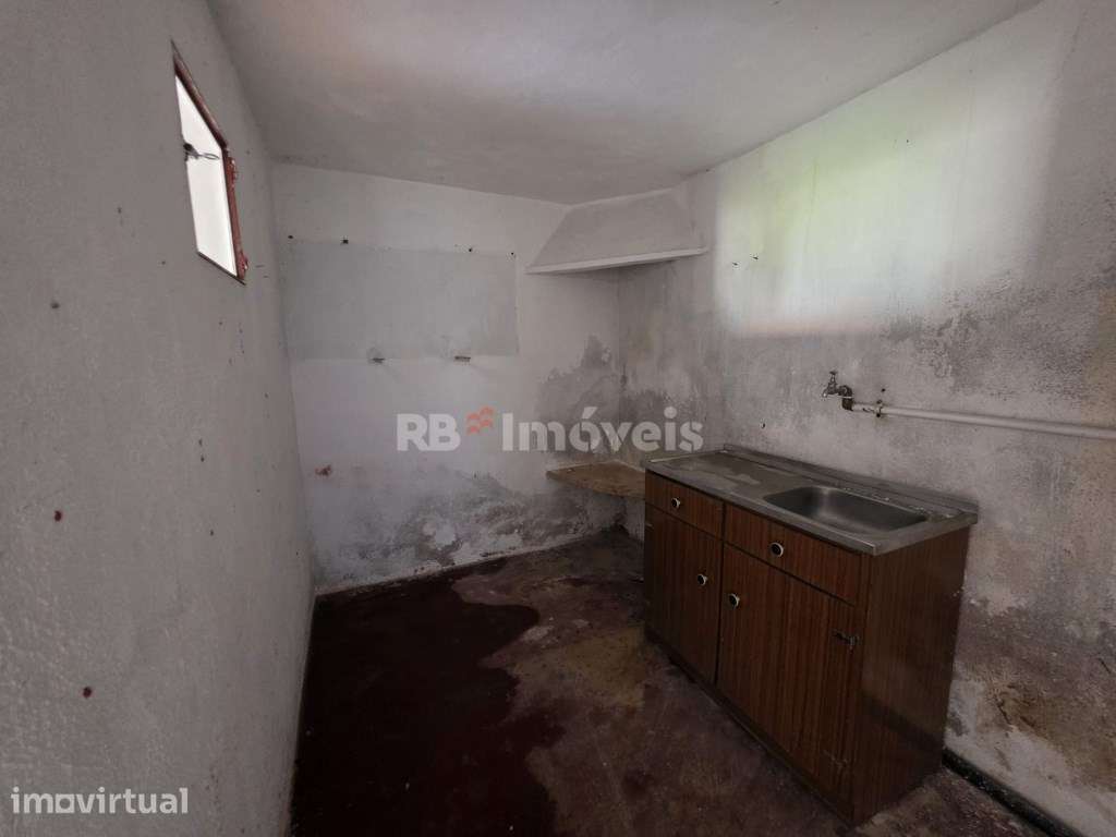 Casa de Campo para recuperar com logradouro - Peralva, Tomar - Grande imagem: 5/29