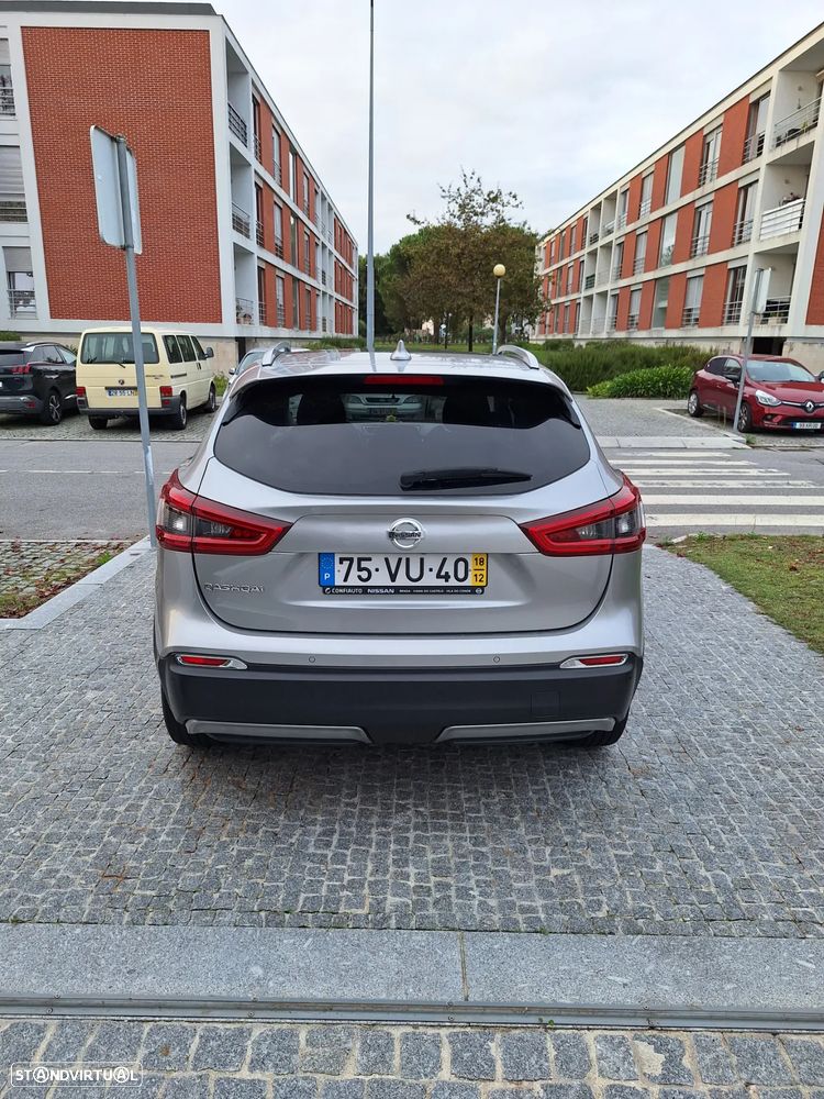 Nissan Qashqai 1.5 dCi N-Connecta J18+Led - 2