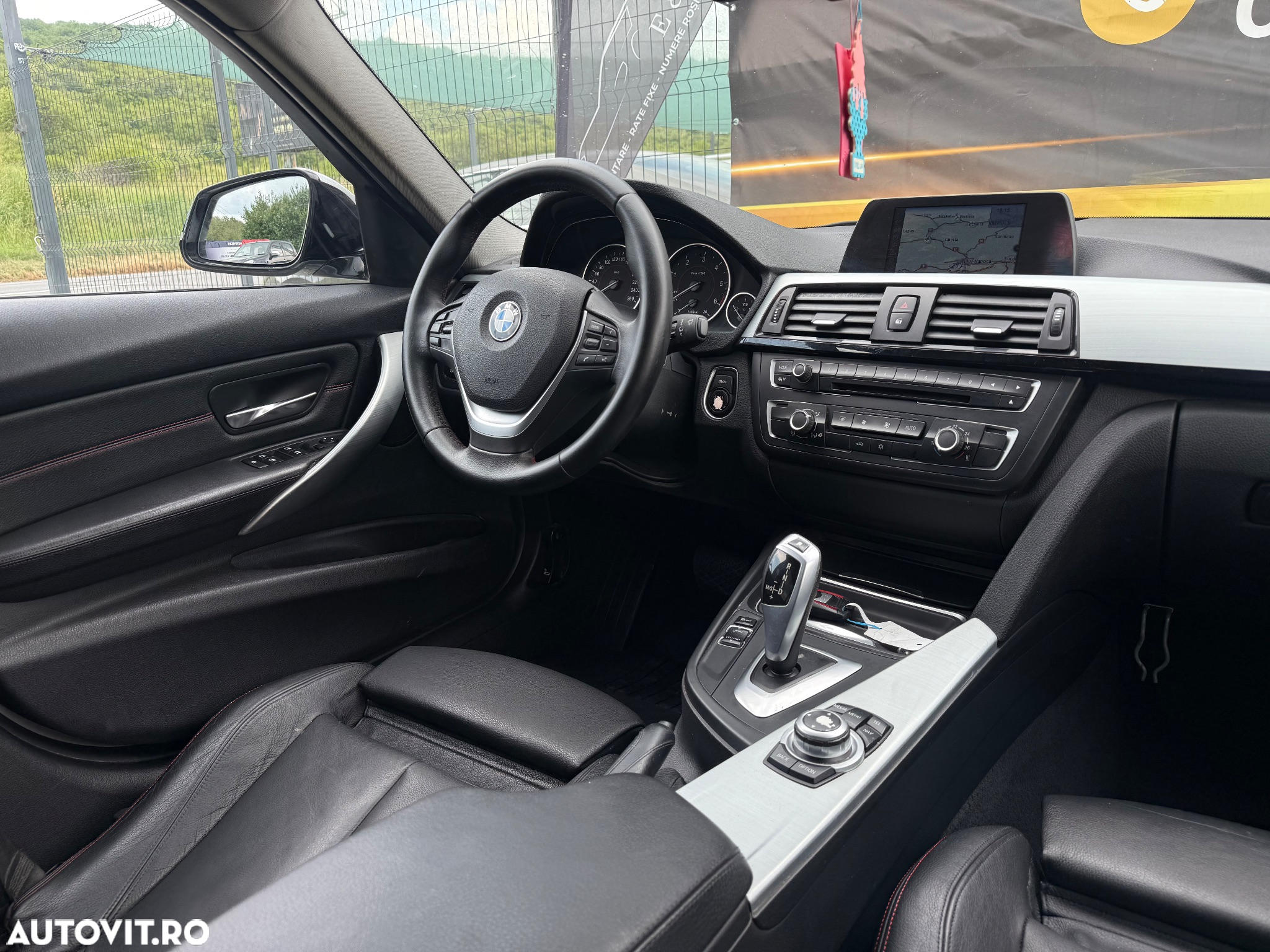 BMW Seria 3 320d Aut. - 9