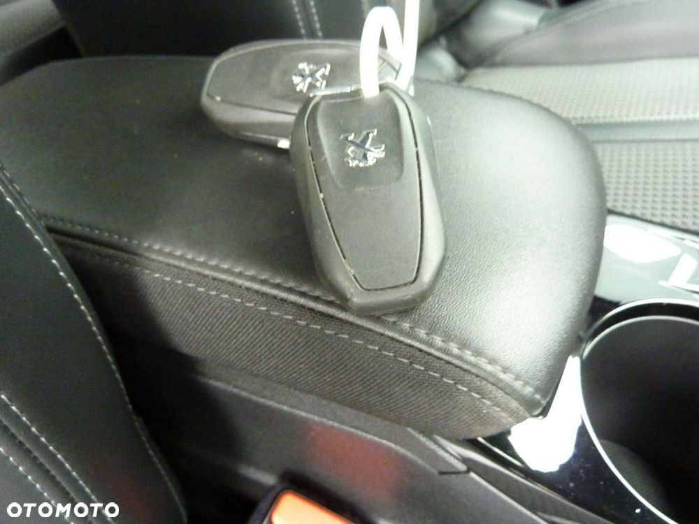 Peugeot 2008 - 17