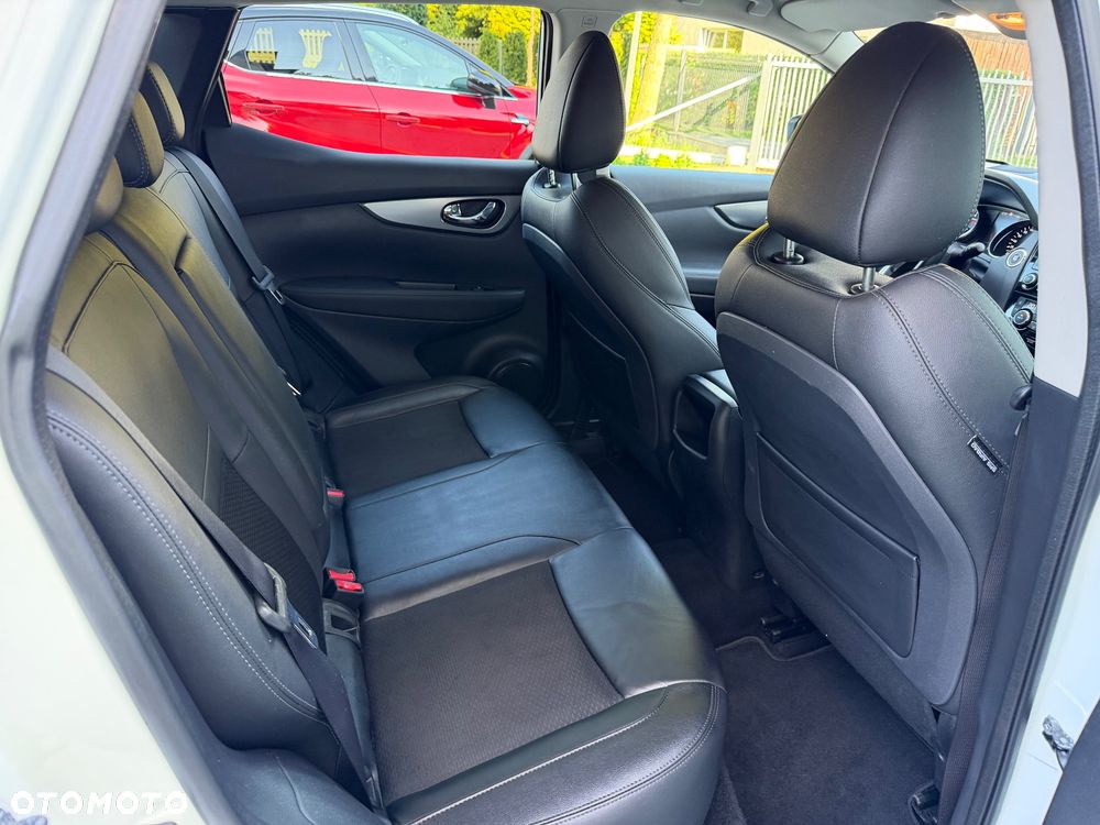 Nissan Qashqai 1.3 DIG-T Tekna - 16