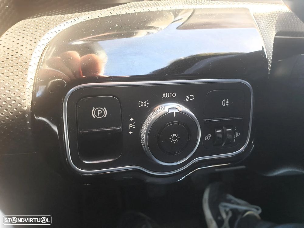 Mercedes-Benz CLA 180 d Progressive - 17