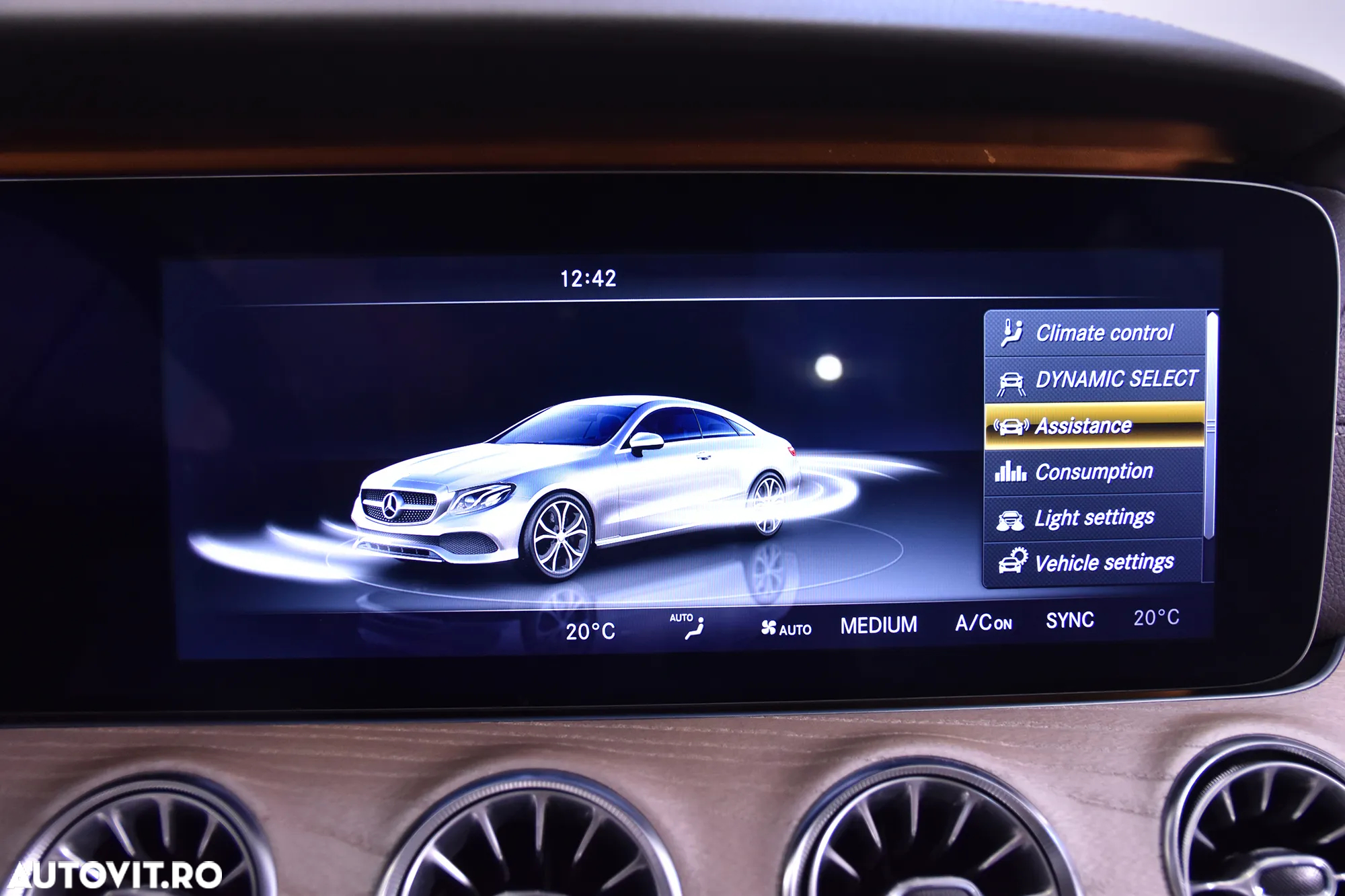 Mercedes-Benz E 400 Coupe 4MATIC Aut. - 22