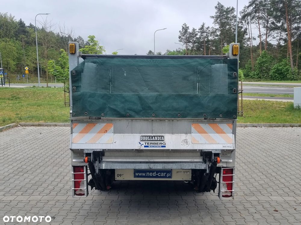 Mercedes-Benz Sprinter - 13