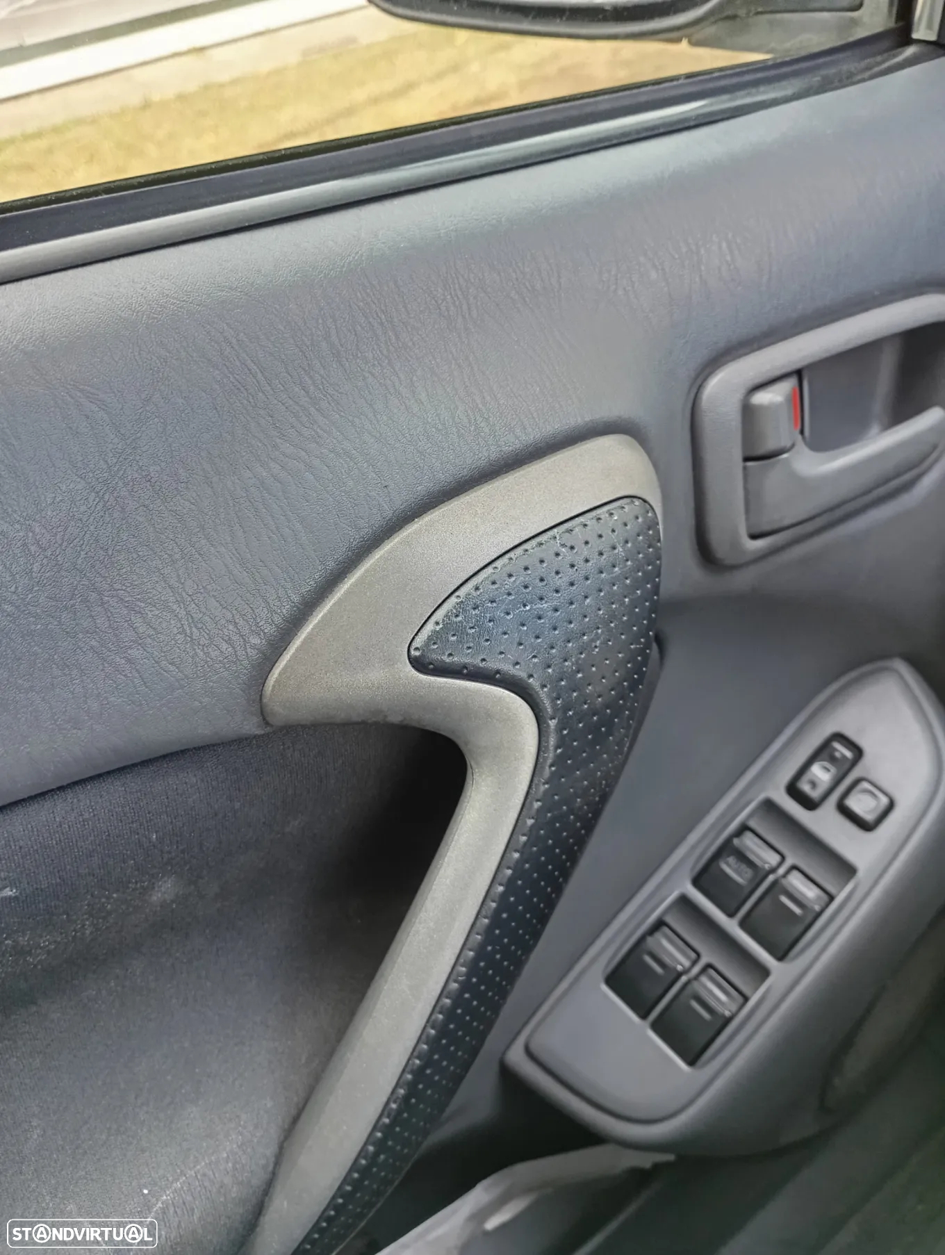 Toyota RAV4 - 10