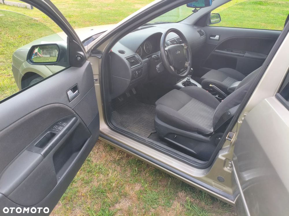 Ford Mondeo 2.0 TDCi Ambiente - 4