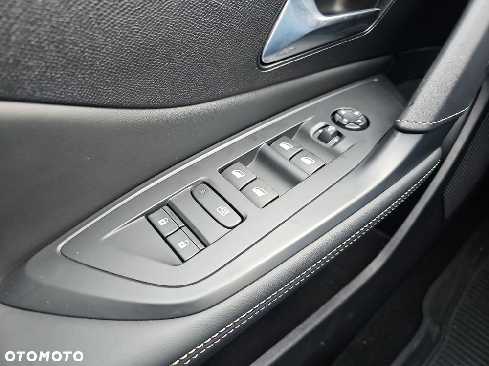 Peugeot 308 - 22