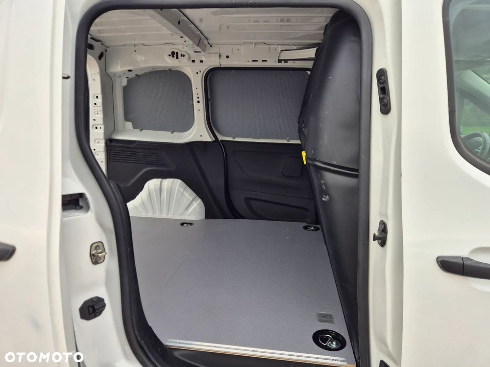 Toyota Proace City }{ Automat }{ 130KM }{ FV VAT }{ 2x drzwi przesuwne }{ Webasto } - 22