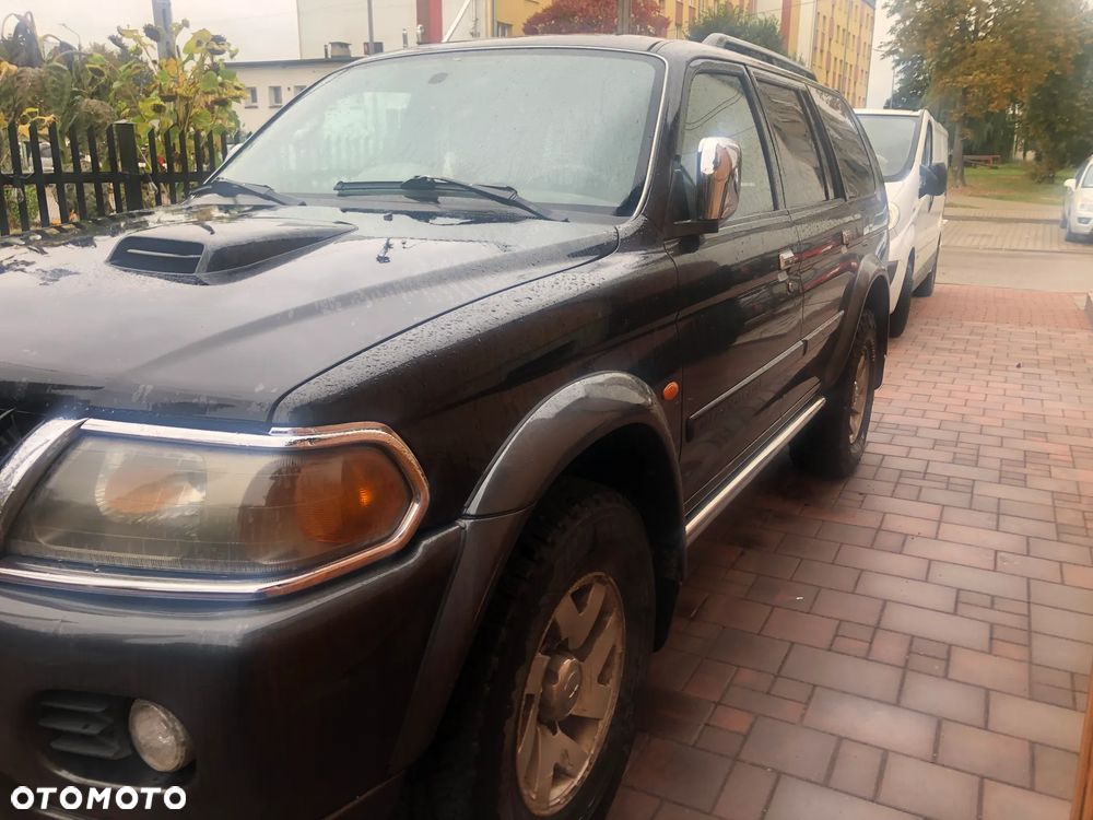 Mitsubishi Pajero - 4