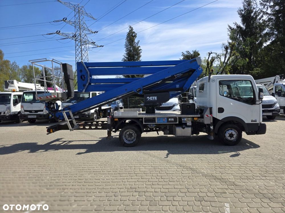 Nissan Cabstar - 1