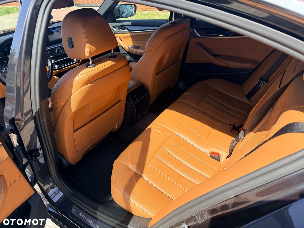 BMW Seria 5 520d xDrive Luxury Line - 7