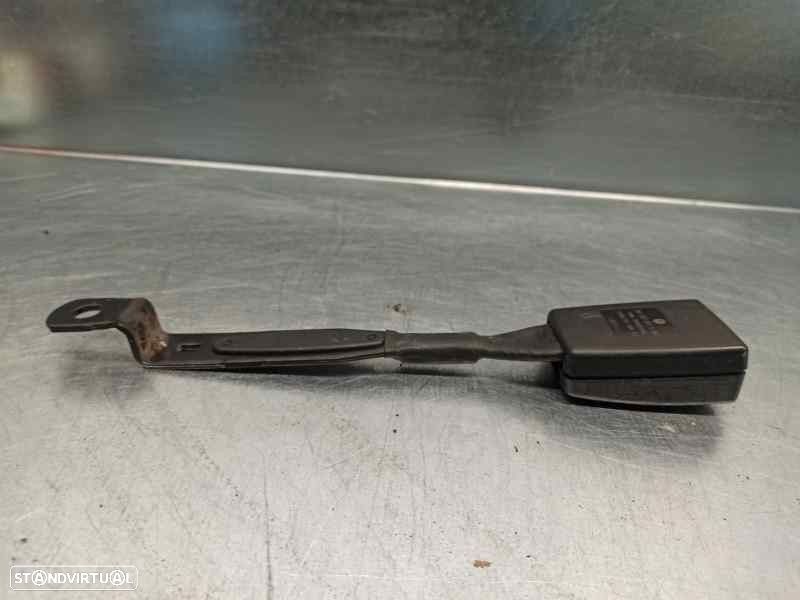 ENGATE CINTO VOLKSWAGEN CADDY III FURGÃO 2010 -2K0857877G - 1
