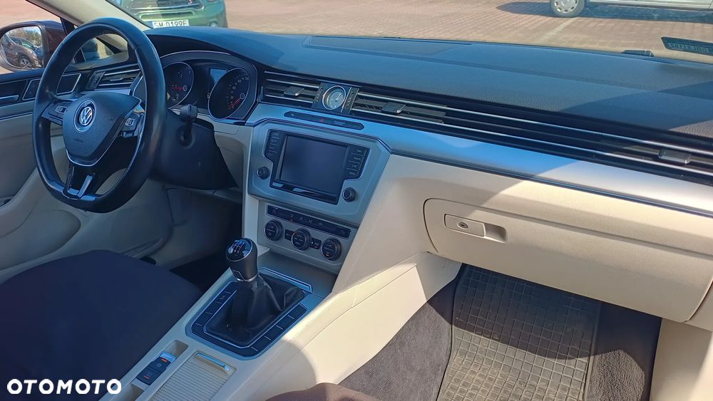 Volkswagen Passat 2.0 TDI BMT Comfortline - 6
