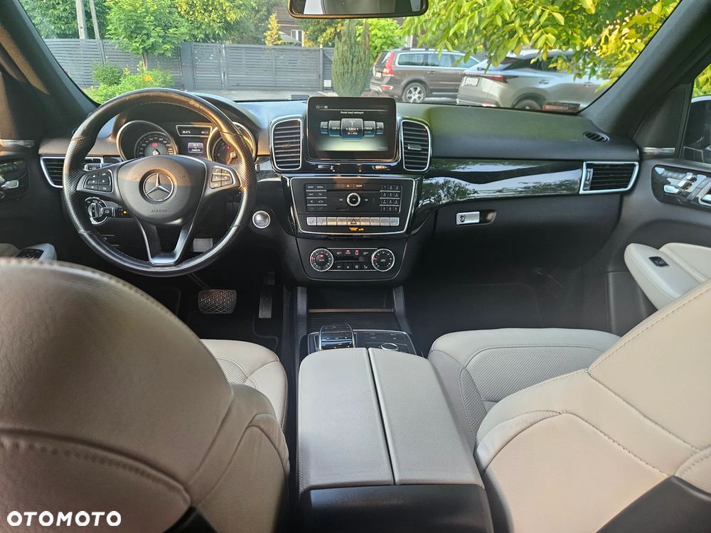 Mercedes-Benz GLE - 13
